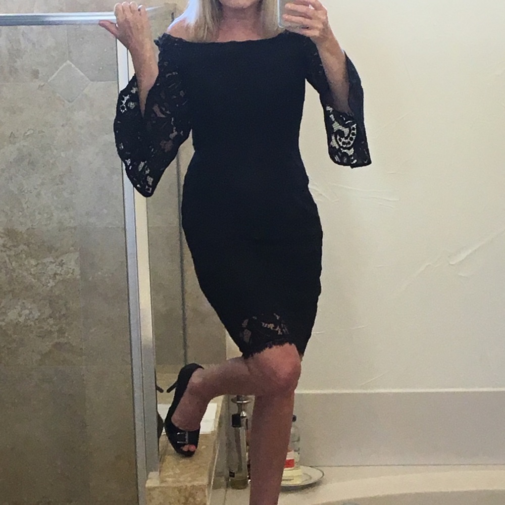 Black lace off shoulder Adrianna papell 4 6 Dre’s